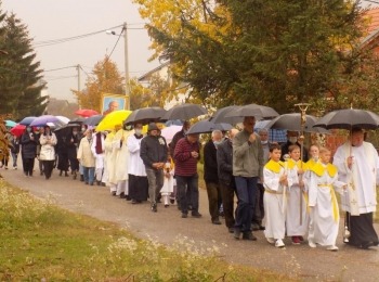 Župa Sv. Ivana Pavla II.Ika-donji-lapac-procesija-2