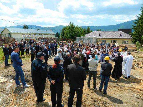 Propovijed u D. Lapcu za blagoslov gradilišta crkve sv. Ivana Pavla II.
